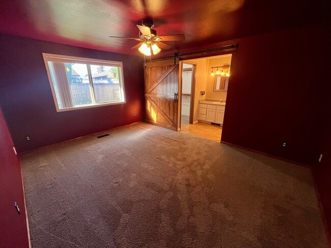Building Photo - 1713 Tara Cir