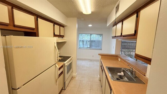 Building Photo - 5612 Rock Island Rd