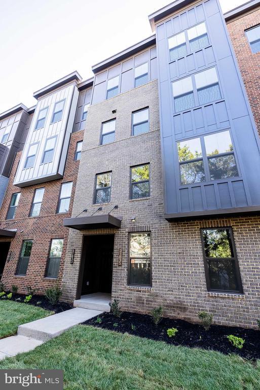 Building Photo - 21835 Express Ter