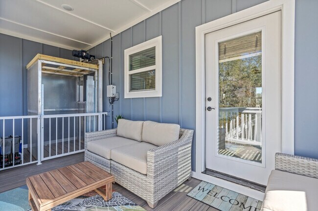 Building Photo - 135 Brady Dr