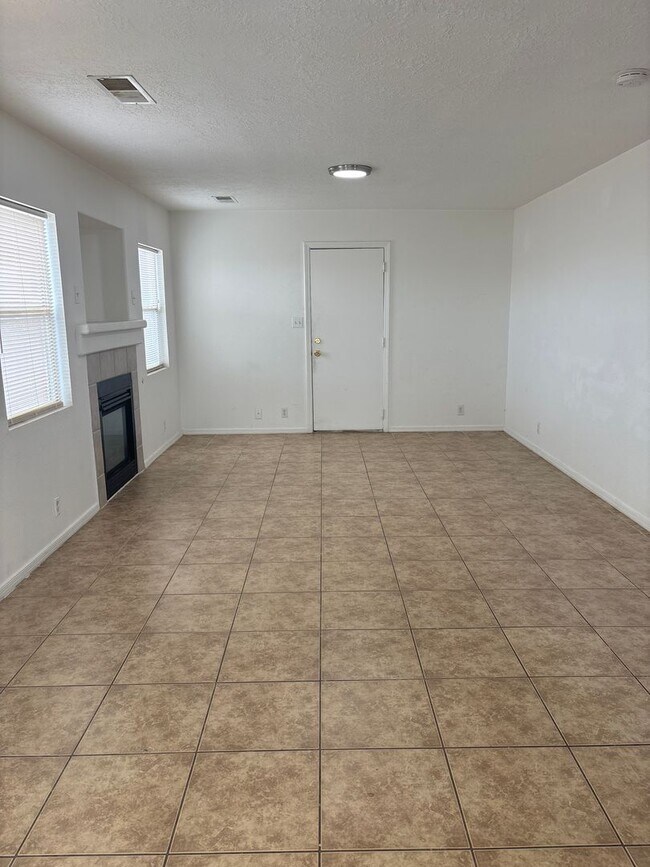 Building Photo - 4729 Chesapeake Pl NE