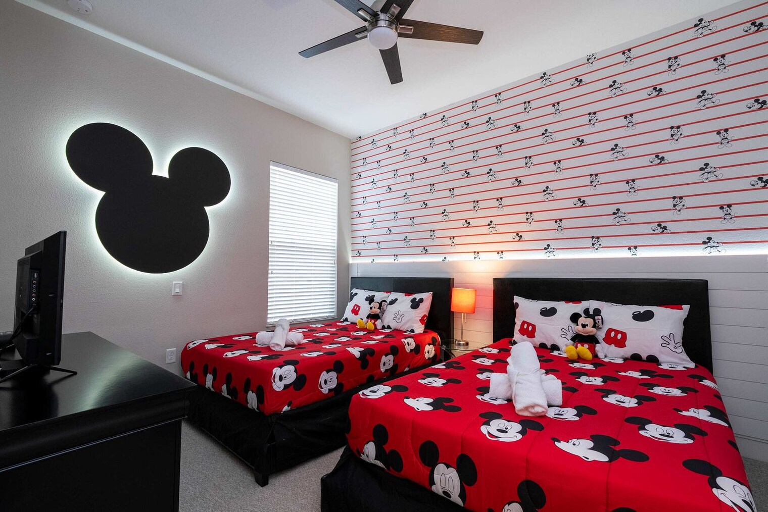 Building Photo - 7592 Sunny Dreams Ln