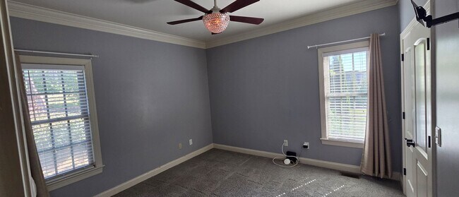 Building Photo - Beautiful Home with a full in law suite in Lewisville