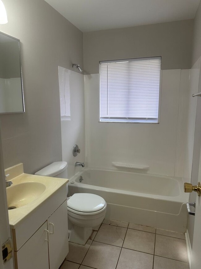 Building Photo - 3 Bedroom Single Family Home in Gahanna