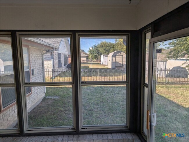 Building Photo - 4309 Chantz Dr