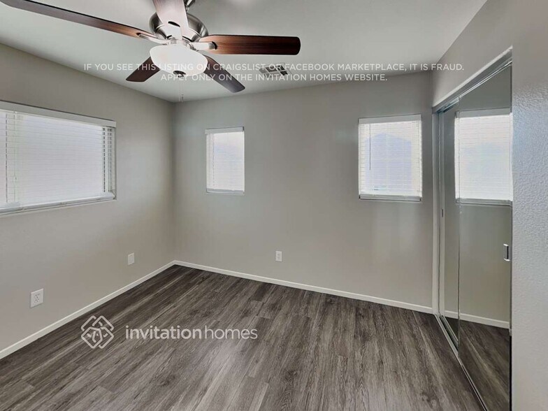 Building Photo - 142 Solidago Ave