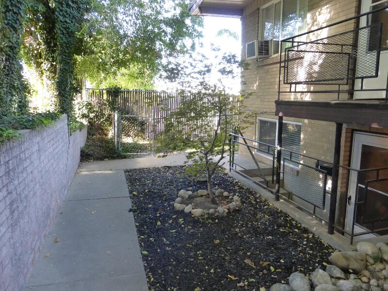 Building Photo - 475 Wall St