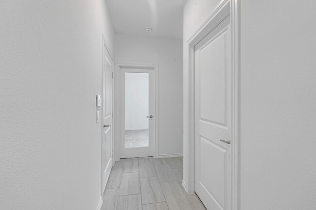 Building Photo - 15702 Rosemary Hl Ln