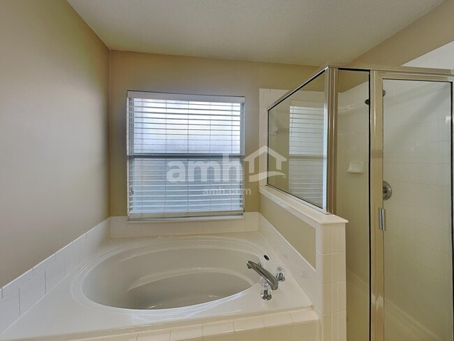 Building Photo - 800 S Edenbridge Way