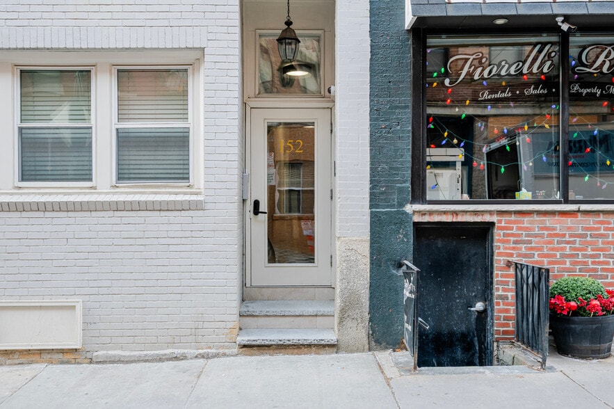 Building Photo - 152 Salem St