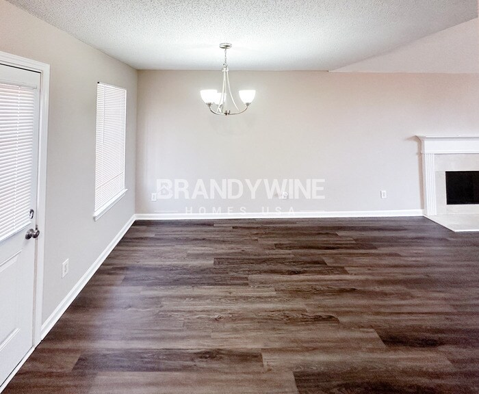 Building Photo - 4599 White Rd