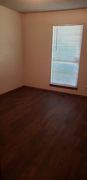 Building Photo - 2928 S 125th E Ave