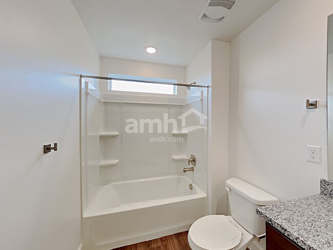 Building Photo - 1338 E White St