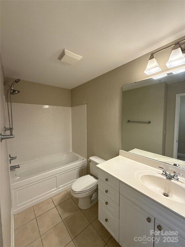 Building Photo - 300 W 5th St