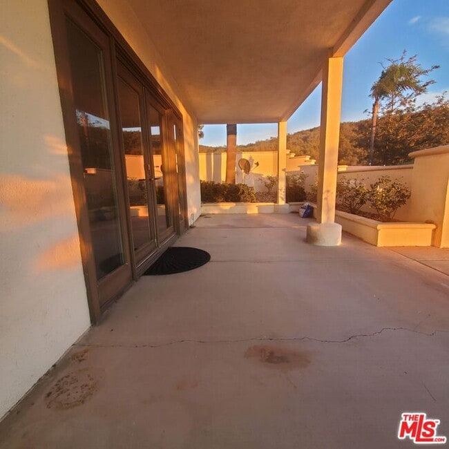 Building Photo - 42100 Parado Del Sol Dr