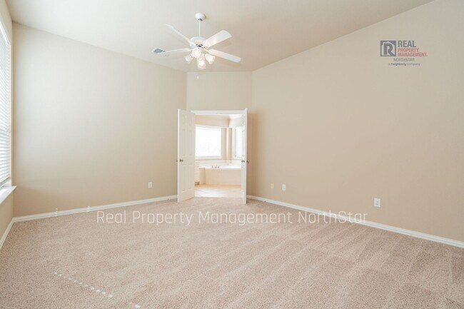 Building Photo - Lake Views, Space & Lifestyle – Ask about our move in specials!