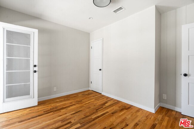 Building Photo - 4824 La Canada Blvd