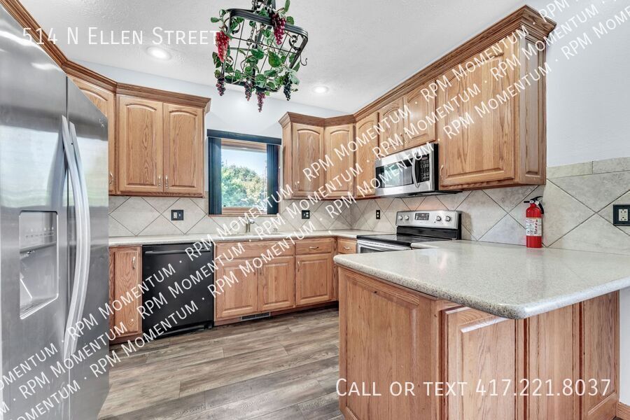 Building Photo - 514 N Ellen St