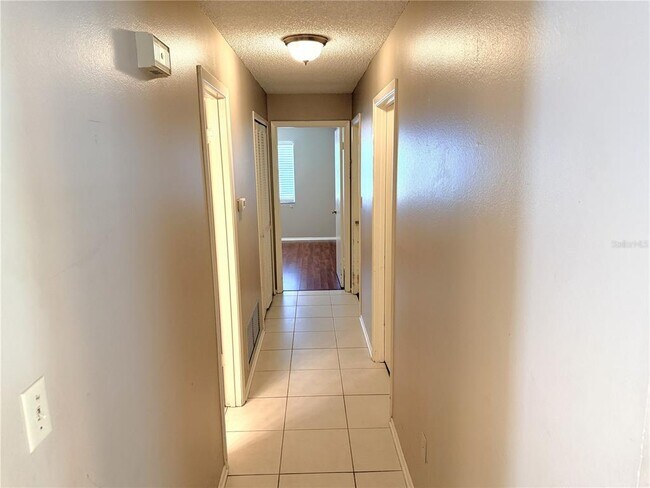 Building Photo - 309 Buttonwood Dr