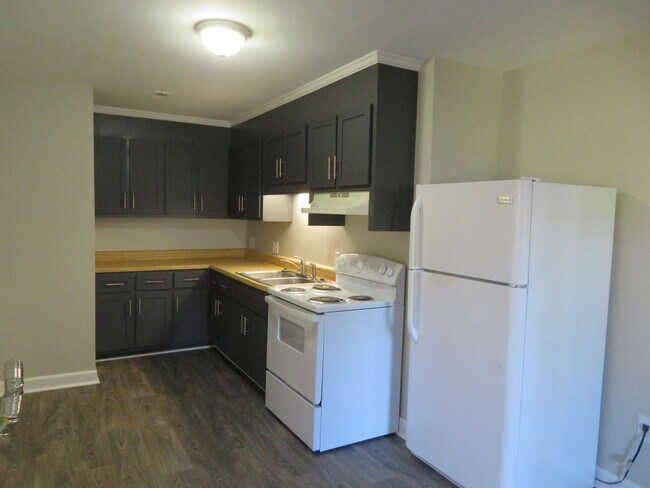 Building Photo - Duplex-N. Dinwiddie
