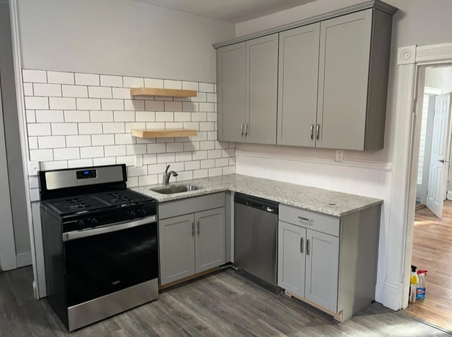 Building Photo - 1435 Marshall St NE