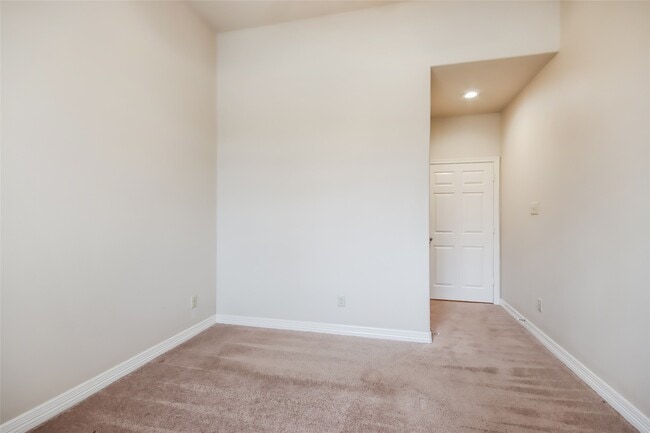 Building Photo - 2038 Lost Pine Ct