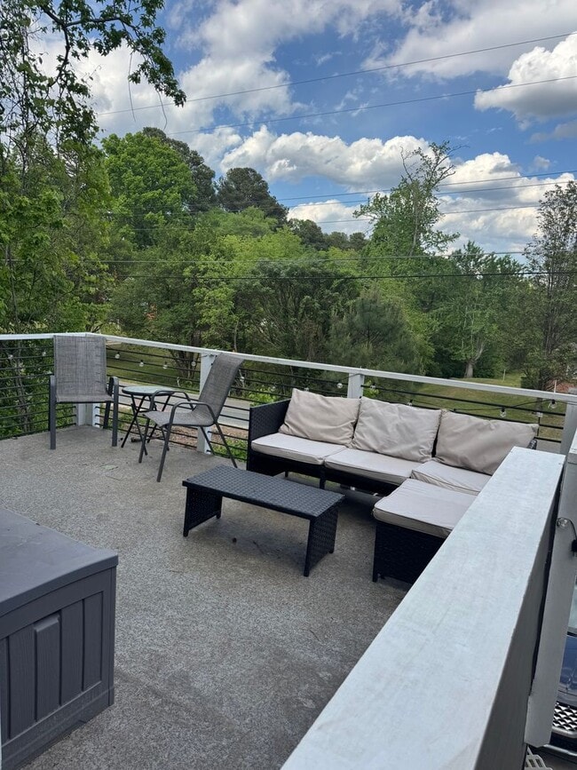 Building Photo - Tastefully Built Modern Durham Home