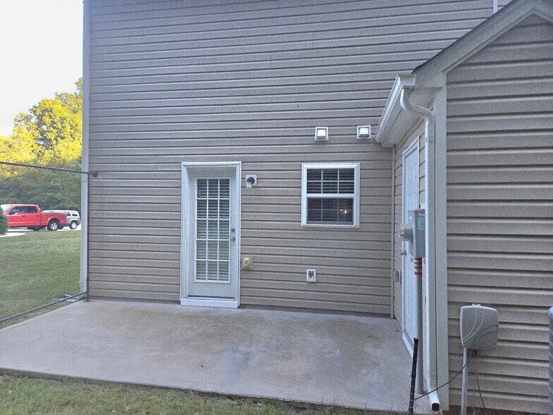 Building Photo - 6522 Ashebrooke Dr