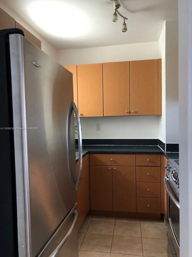 Building Photo - 665 NE 83rd Terrace