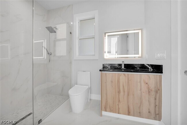 Building Photo - 1107 NW 40th Pl