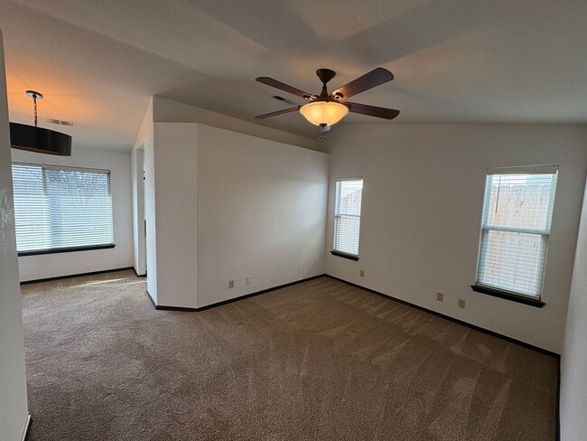 Building Photo - NW Visalia Home coming soon!