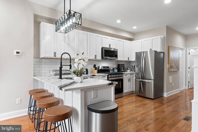 Building Photo - 2235 E Chase St