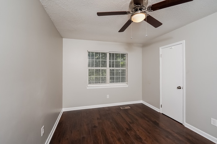Building Photo - 845 Twin Ridge Dr
