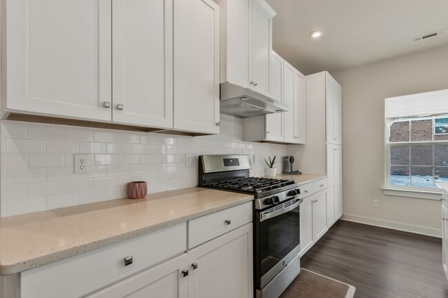 Building Photo - 302 Finnegan Ct