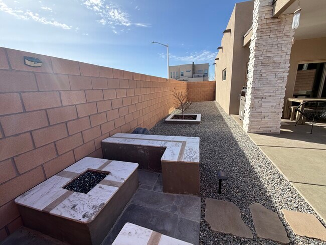 Building Photo - 7900 Tiburon Hills Drive NW