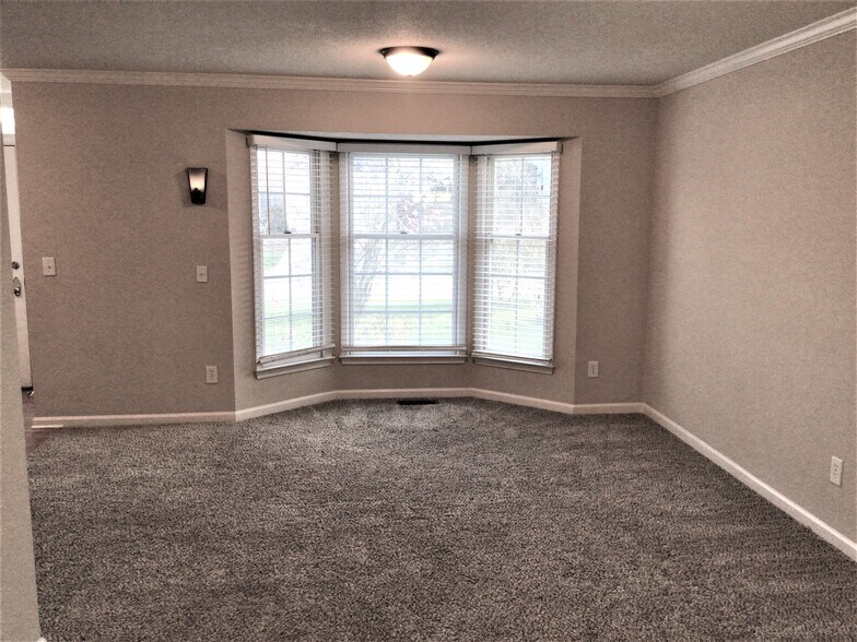 Building Photo - 6323 Stonewick Dr