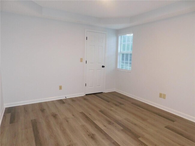 Building Photo - 107 Rock Garden Pl