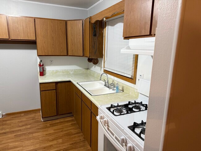 Building Photo - 2818 Kennedy Dr