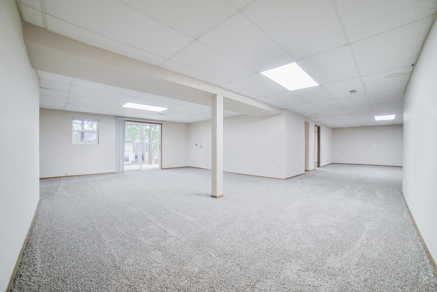 Building Photo - 1801 Ridge Rd