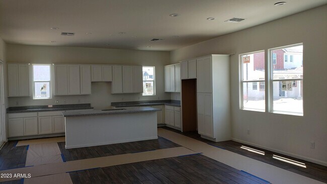 Building Photo - 379 N 157th Ln