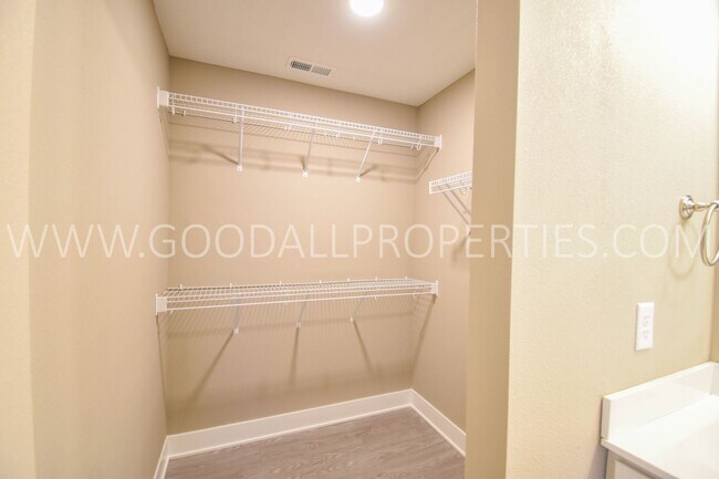 Building Photo - RENT SPECIAL!!! 4-Bedroom, 2.5-Bathroom 2-Story Home in DeSoto!!!