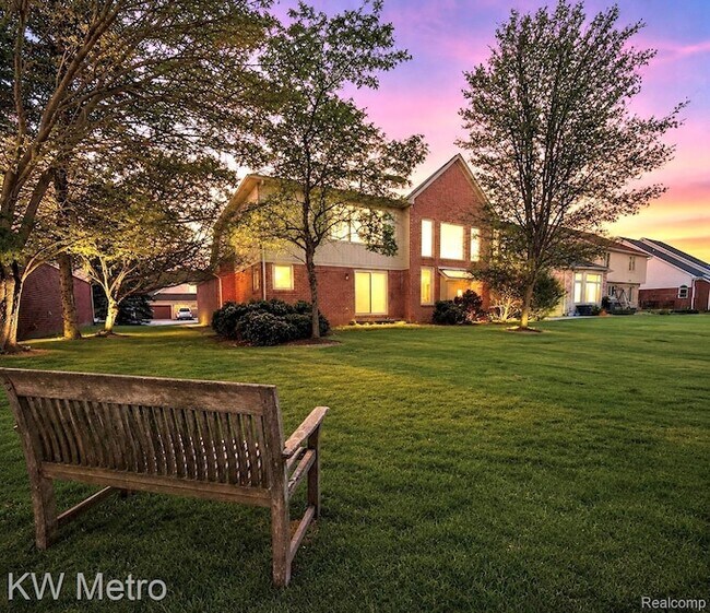 Building Photo - 1176 Cadmus Dr