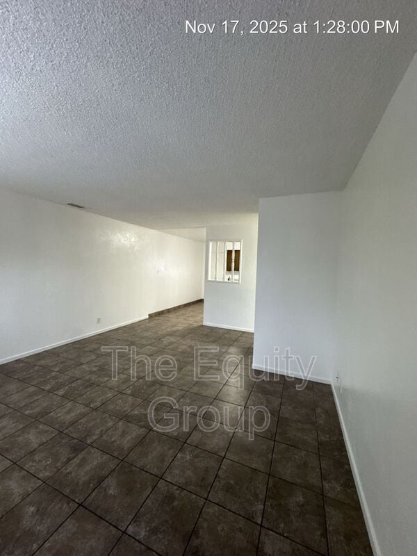 Building Photo - 2736 S Sallee St