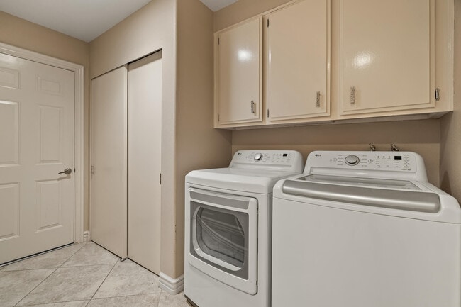 Building Photo - 99 Conejo Cir