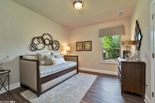 Building Photo - 31075 Semper Dr
