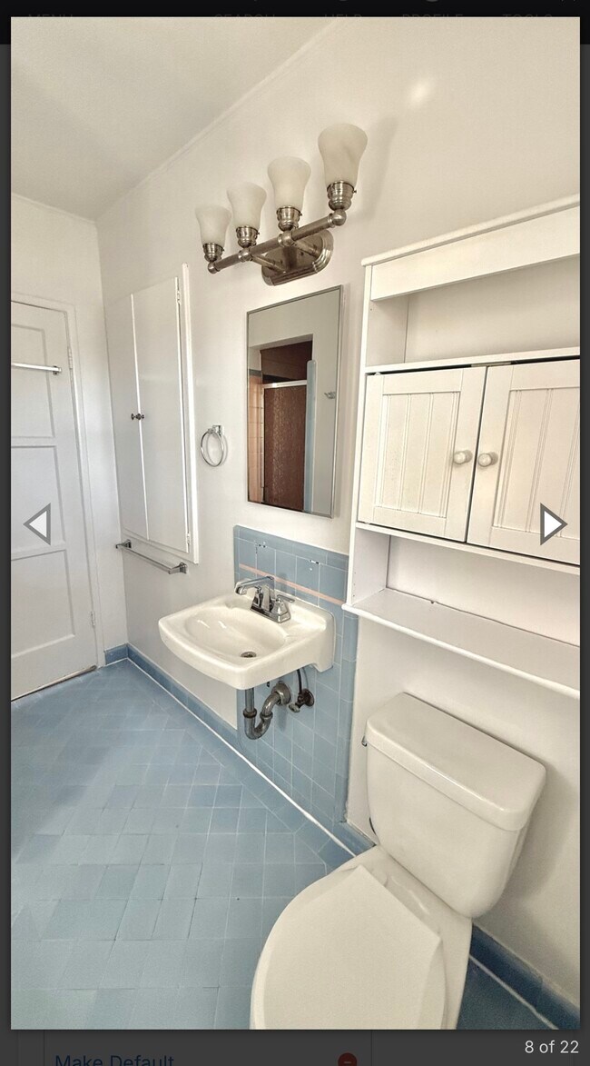 Building Photo - 200 S Sycamore Ave