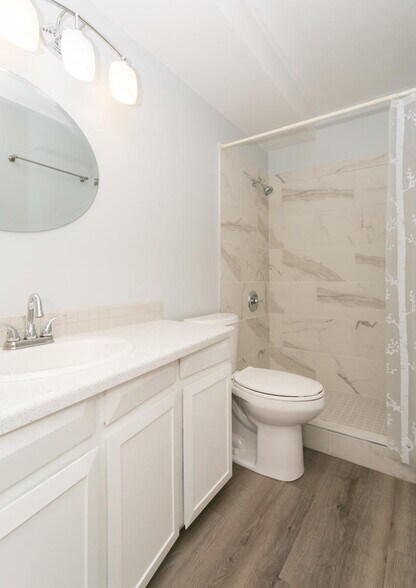 Building Photo - 615 S Alton Way