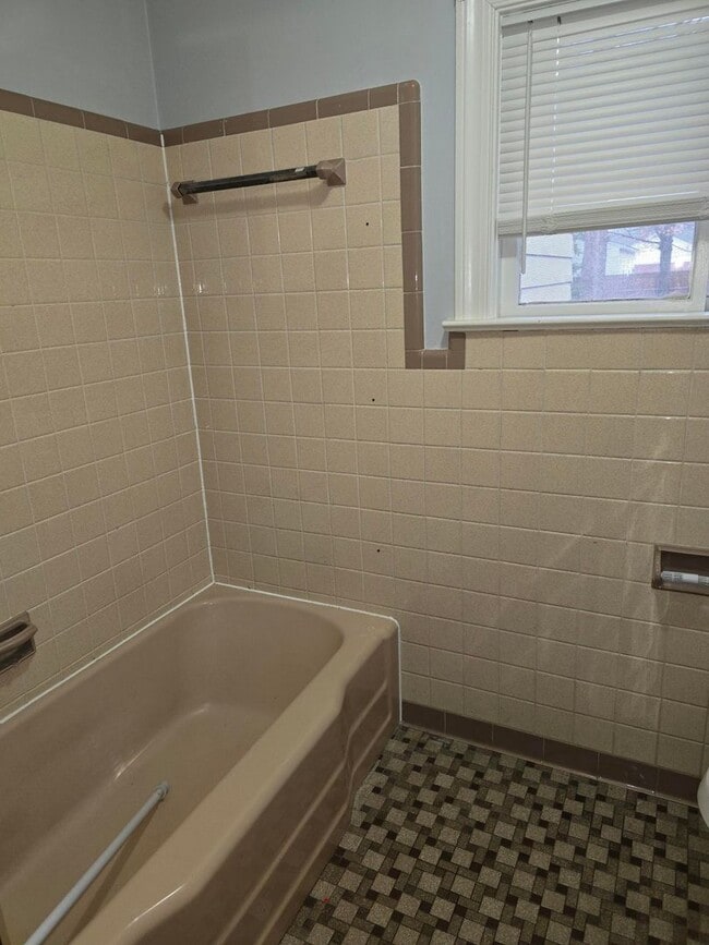 Building Photo - 7933 Belroi Rd