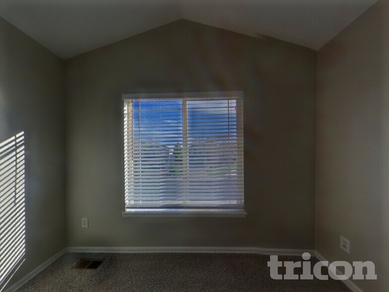 Building Photo - 10893 Bullock Ct