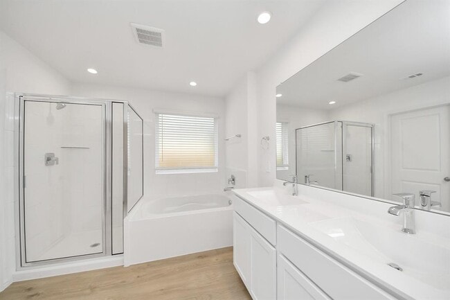 Building Photo - 5038 Balcolm Dr